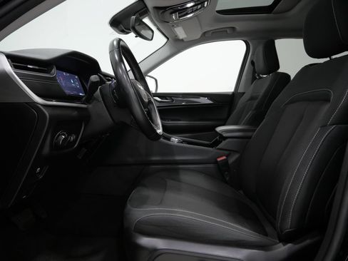 Used 2022 Jeep Grand Cherokee L Laredo w/ Luxury Tech Group I AWD/4WD image 13