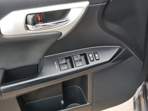 Used 2012 Lexus CT 200h Premium image 19