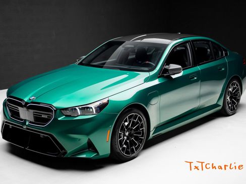 Used 2025 BMW M5 w/ Carbon Package image 1