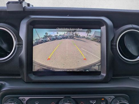 Used 2021 Jeep Wrangler Unlimited Sahara image 14