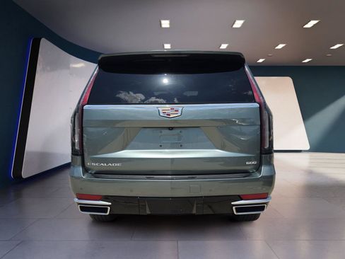 Used 2024 Cadillac Escalade Luxury RWD image 4