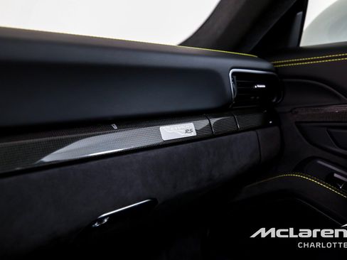 Used 2018 Porsche 911 GT2 RS w/ Weissach Package RWD image 21