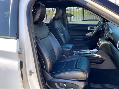 Used 2020 Ford Explorer ST w/ ST Street Pack image 10