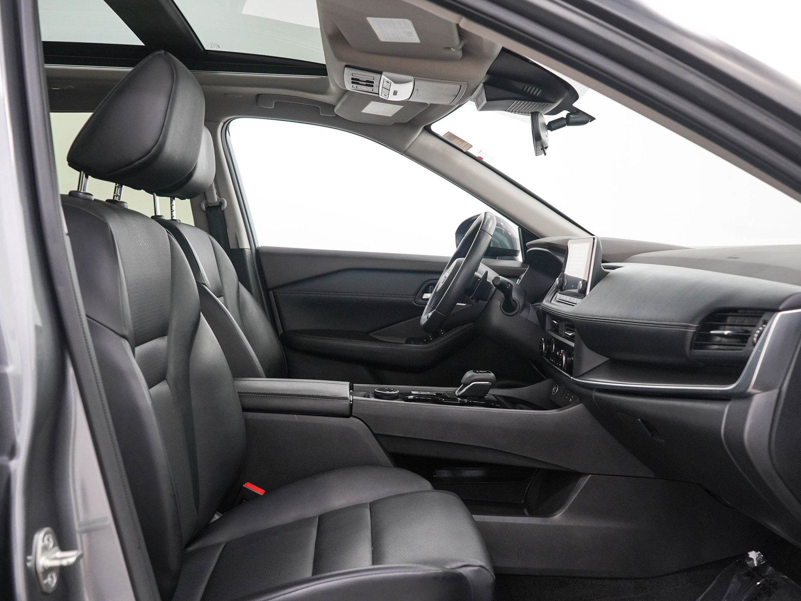Used 2023 Nissan Rogue SV w/ SV Premium B Package AWD/4WD image 14
