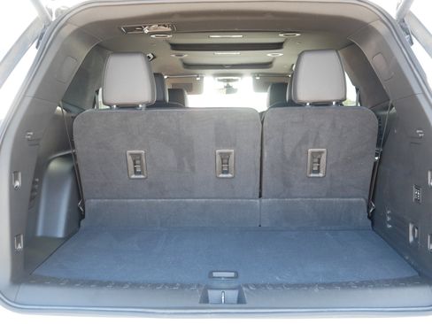 Used 2023 Chevrolet Traverse High Country AWD/4WD image 18