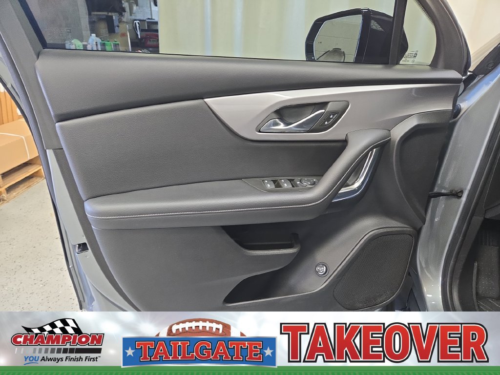 Used 2024 Chevrolet Blazer LT w/ Midnight/Sport Edition FWD image 13