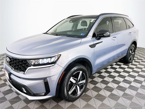 Used 2021 Kia Sorento EX w/ Panoramic Sunroof Package AWD/4WD image 3