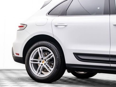 Certified 2025 Porsche Macan image 33