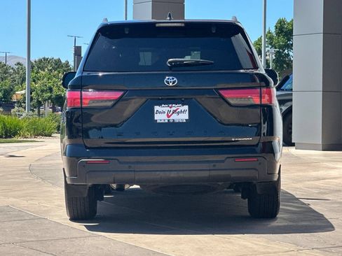 Certified 2025 Toyota Sequoia SR5 AWD/4WD image 6