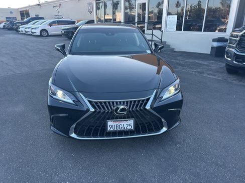 Used 2025 Lexus ES 300h w/ Premium Package image 10