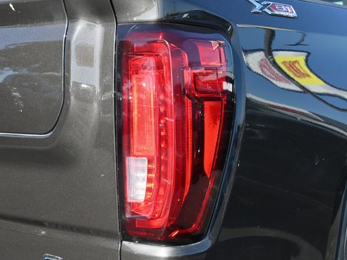 Used 2022 GMC Sierra 1500 SLT AWD/4WD image 21