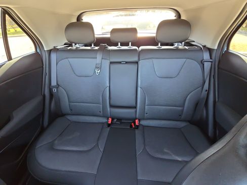 Used 2023 Kia Niro SX Touring image 23