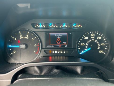 Used 2015 Ford F150 XL w/ Equipment Group 101A Mid AWD/4WD image 19
