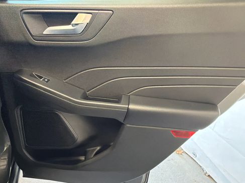 Used 2025 Ford Escape ST-Line AWD/4WD image 32