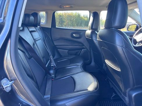 Used 2019 Jeep Compass Latitude w/ Cold Weather Group image 39