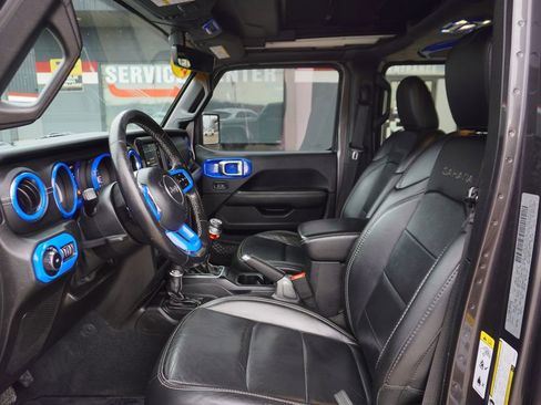 Used 2018 Jeep Wrangler Unlimited Sahara image 23