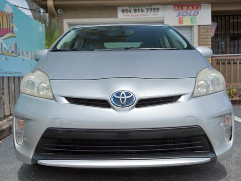 Used 2012 Toyota Prius Three image 2