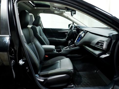 Used 2025 Subaru Outback Onyx Edition image 12