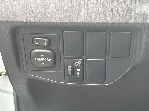 Used 2014 Toyota Prius Two image 32