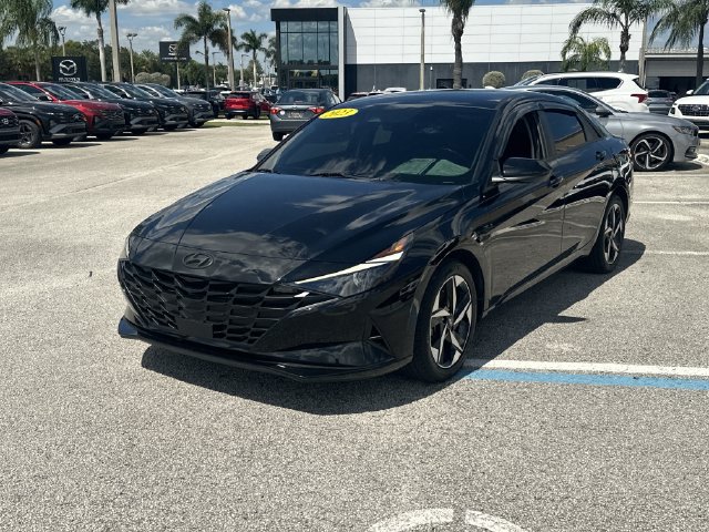 Certified 2023 Hyundai Elantra SEL w/ Convenience Package FWD image 3