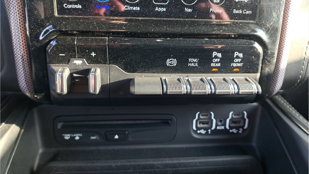 Used 2019 RAM 2500 Limited AWD/4WD image 21