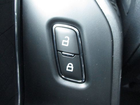 Used 2022 Ford F150 XLT w/ Equipment Group 302A High image 37