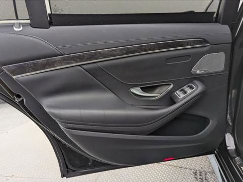 Used 2019 Mercedes-Benz S 450 Sedan image 16