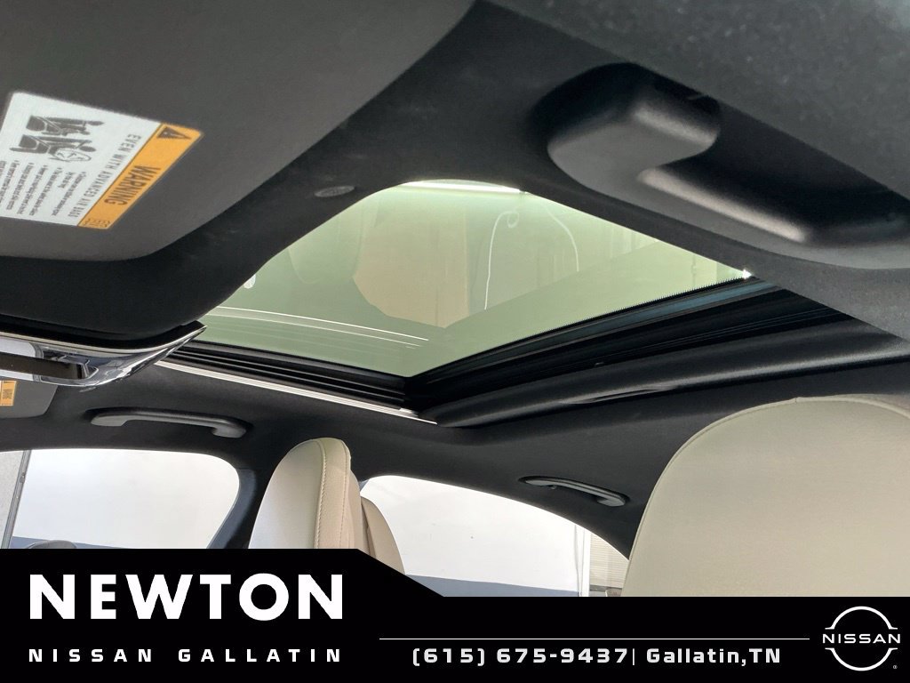 Used 2025 Mercedes-Benz C 300 4MATIC Sedan image 8