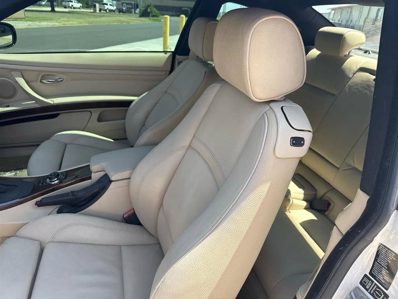 Used 2013 BMW 328i xDrive Coupe AWD/4WD image 32