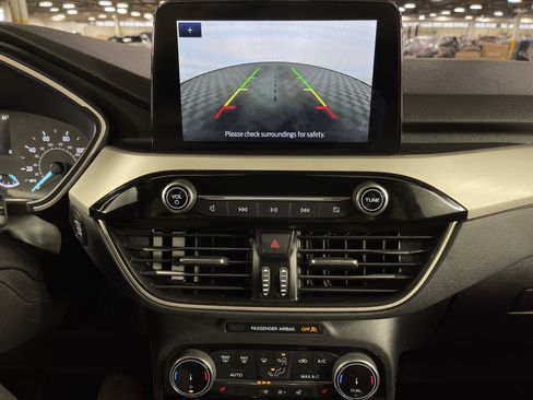 Used 2022 Ford Escape SE w/ SE Sport Appearance Package image 22