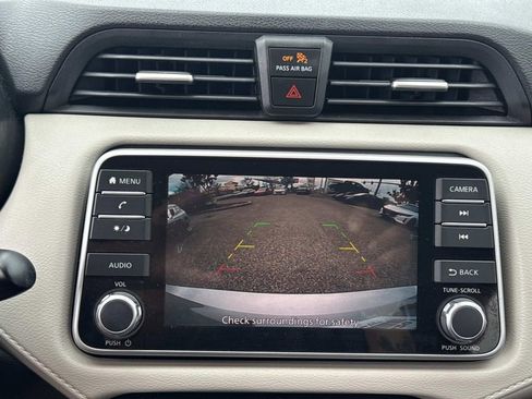 Used 2021 Nissan Versa SV image 21