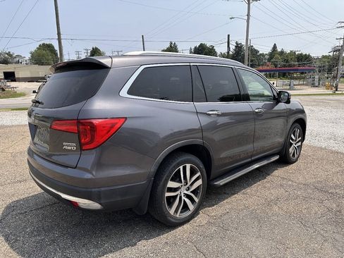 Used 2017 Honda Pilot Touring image 3