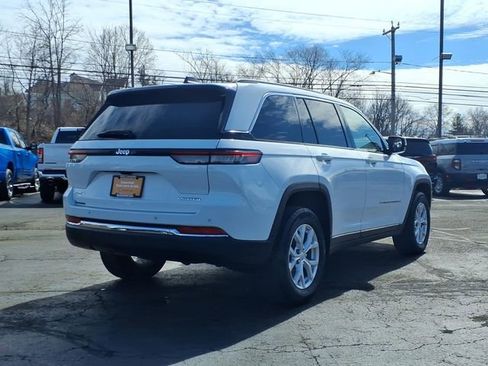 Certified 2023 Jeep Grand Cherokee Limited image 3