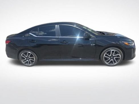 Used 2025 Nissan Sentra SR FWD image 8