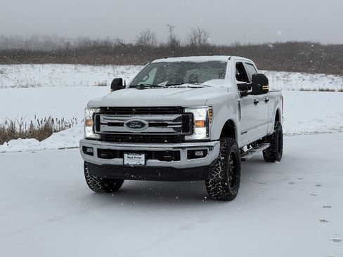 Used 2019 Ford F250 XLT w/ XLT Value Package image 1