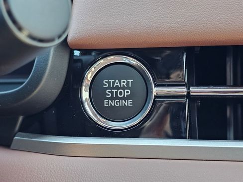 New 2025 Mitsubishi Outlander SEL image 9