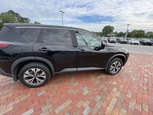 Used 2023 Nissan Rogue SV FWD image 7