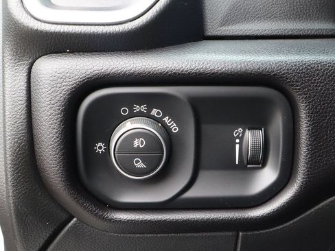 Used 2023 RAM 2500 Big Horn w/ Level 1 Equipment Group image 18