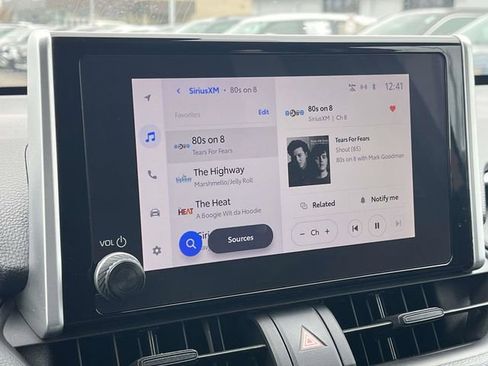 Used 2023 Toyota RAV4 XLE image 28