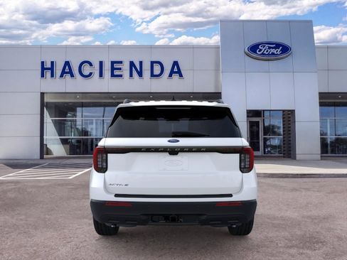 New 2026 Ford Explorer Active RWD image 5