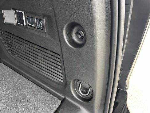 New 2025 Chevrolet Tahoe Premier image 18