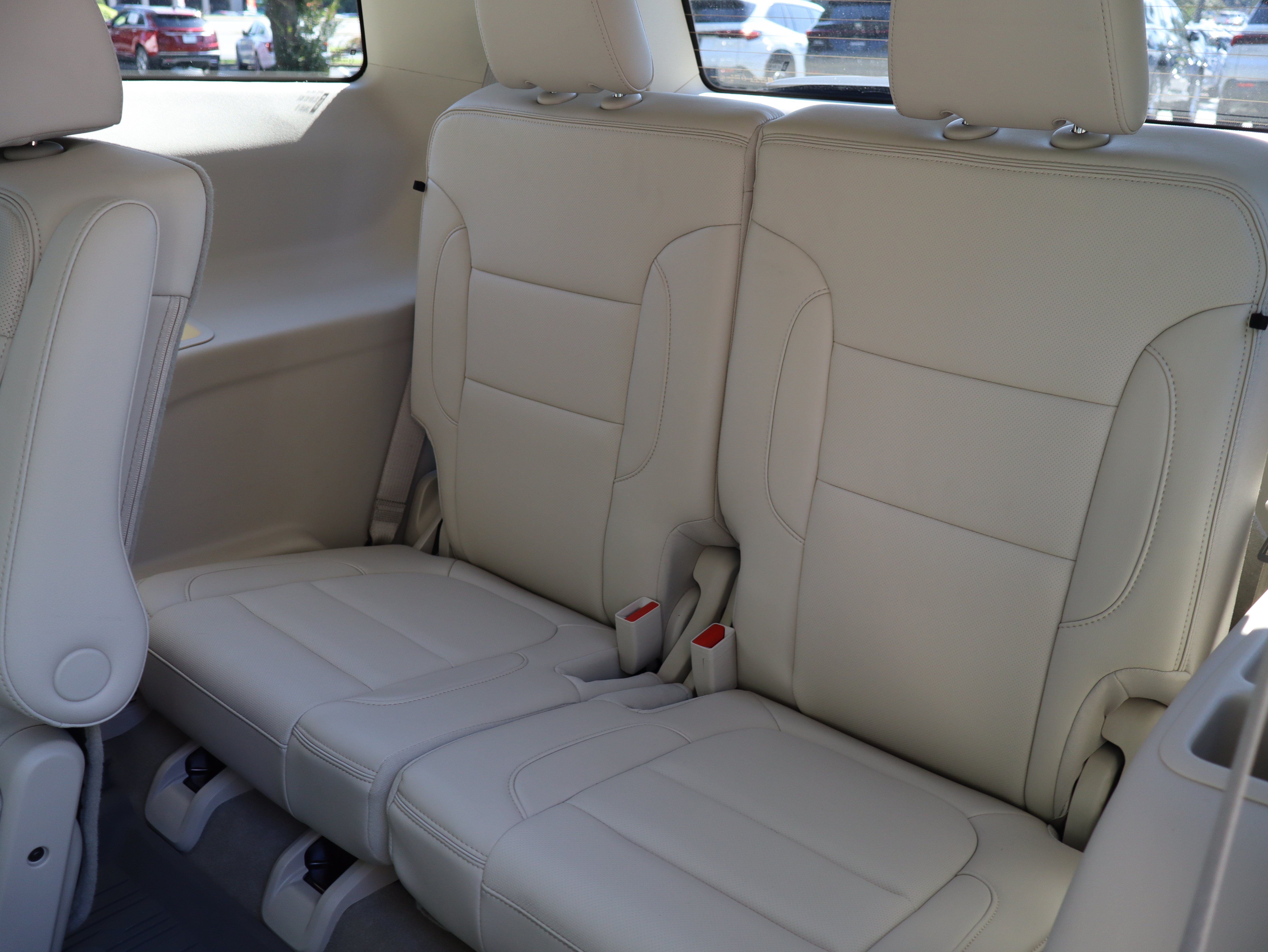 Used 2023 GMC Acadia Denali w/ Denali Ultimate Package FWD image 34