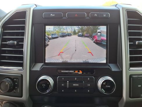 Used 2020 Ford F150 Lariat w/ Equipment Group 502A Luxury AWD/4WD image 21
