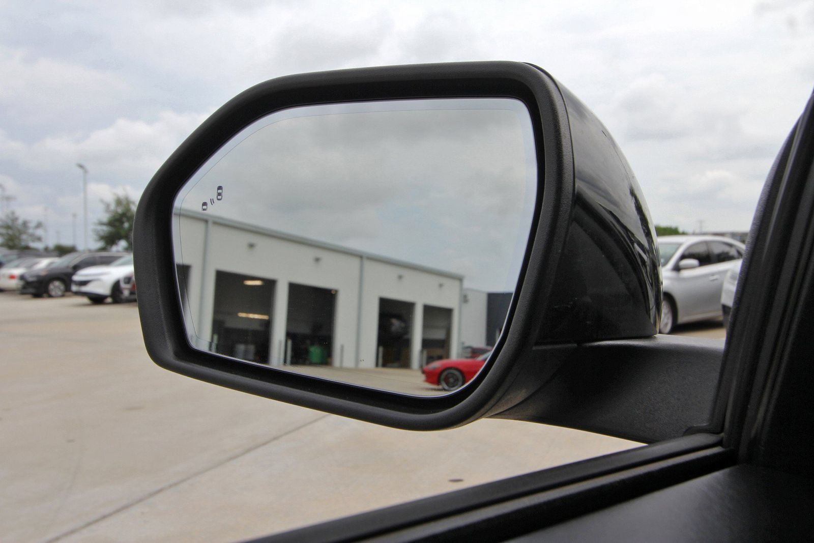 Used 2022 Ford Explorer Platinum w/ Equipment Group 601A RWD image 11