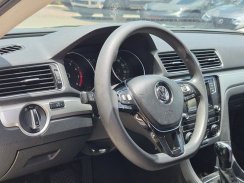 Used 2016 Volkswagen Passat 1.8T S FWD image 4