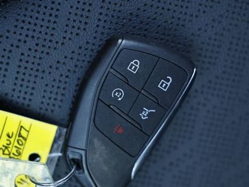 Used 2025 Chevrolet Equinox RS image 41