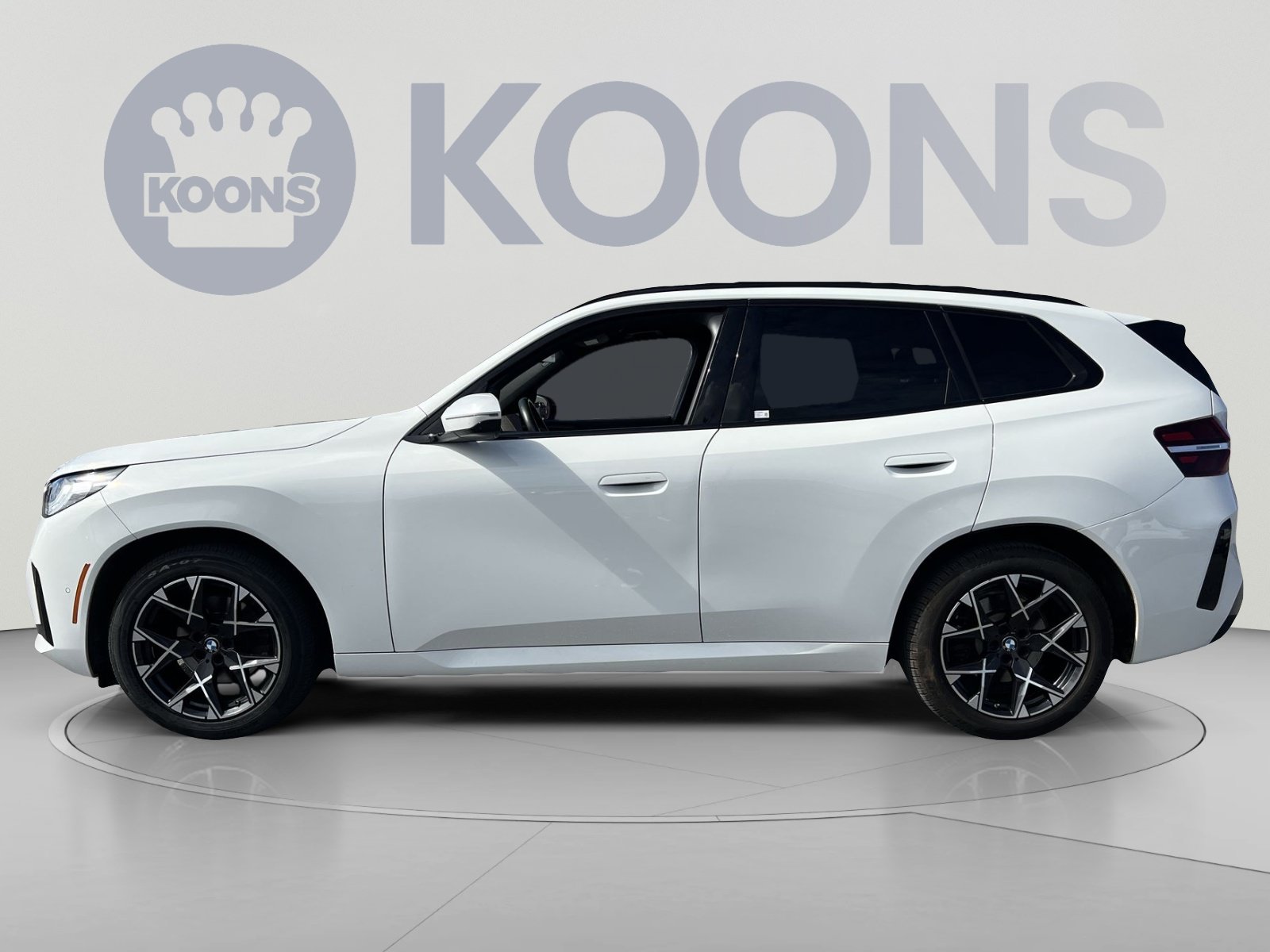 Used 2025 BMW X3 xDrive30i w/ Premium Package AWD/4WD image 2