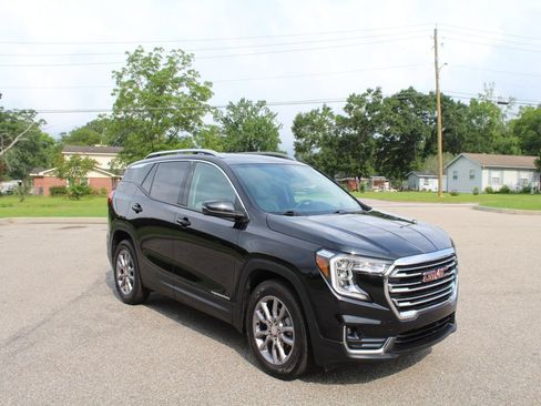 Used 2022 GMC Terrain SLT w/ Infotainment Package II FWD image 3