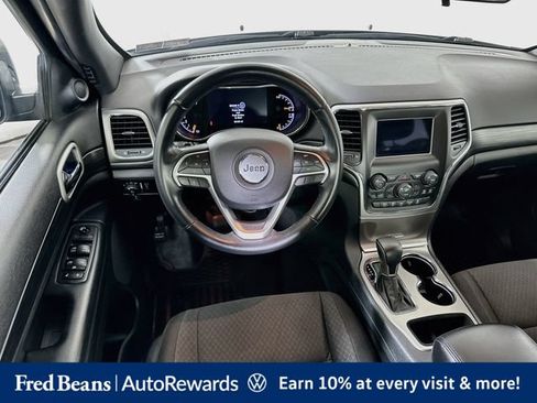 Used 2019 Jeep Grand Cherokee Laredo AWD/4WD image 26