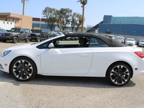 Used 2019 Buick Cascada Premium image 9